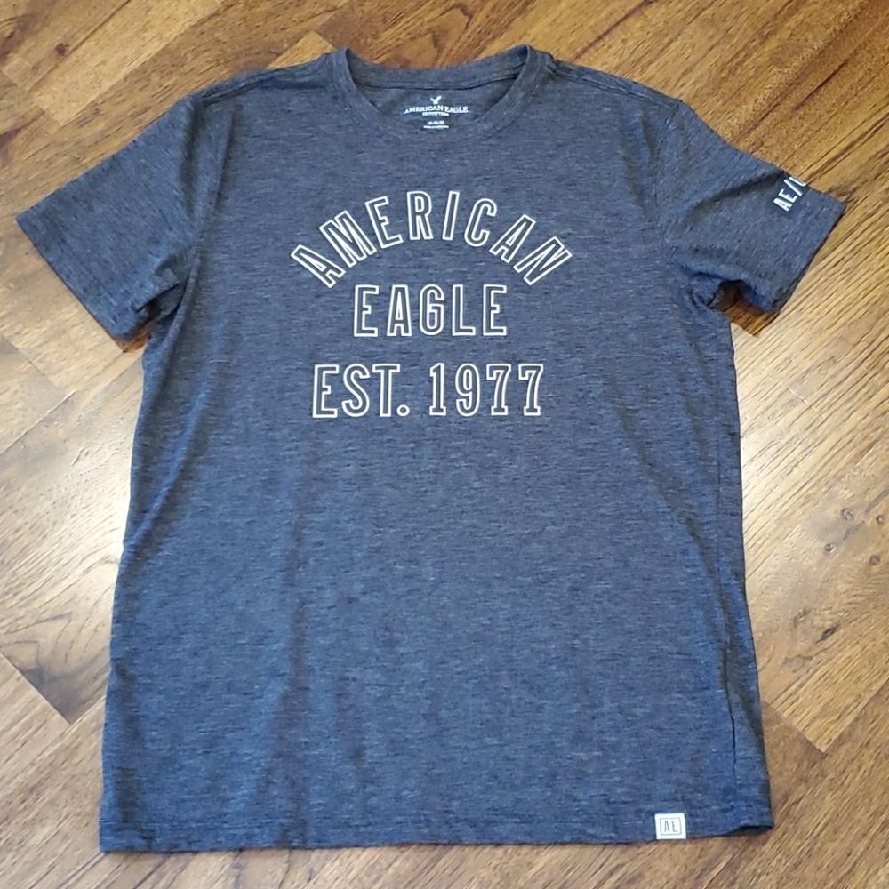 Men's American Eagle gray logo tee size M